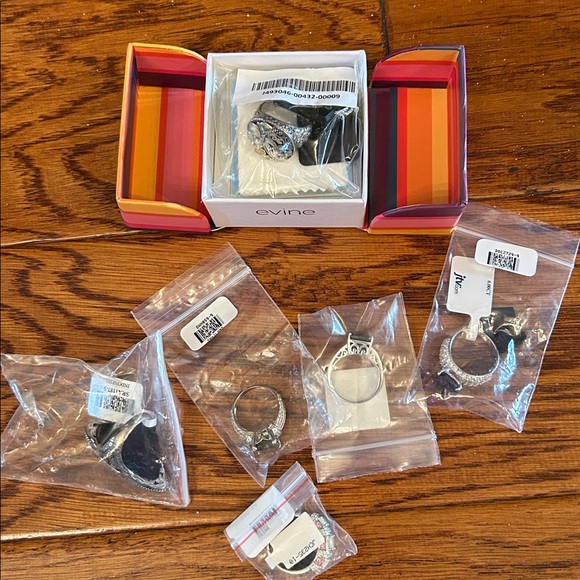 Assorted Silver Rings Collection - Picture 11 of 11